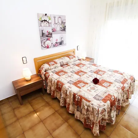 Pentathlon 2 Planet Apartment Salou